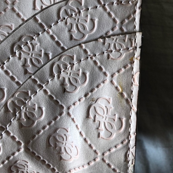 Light Pink Guess Purse - Picture 9 of 9